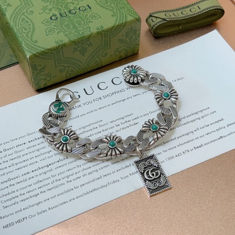 G*u*i bracelets